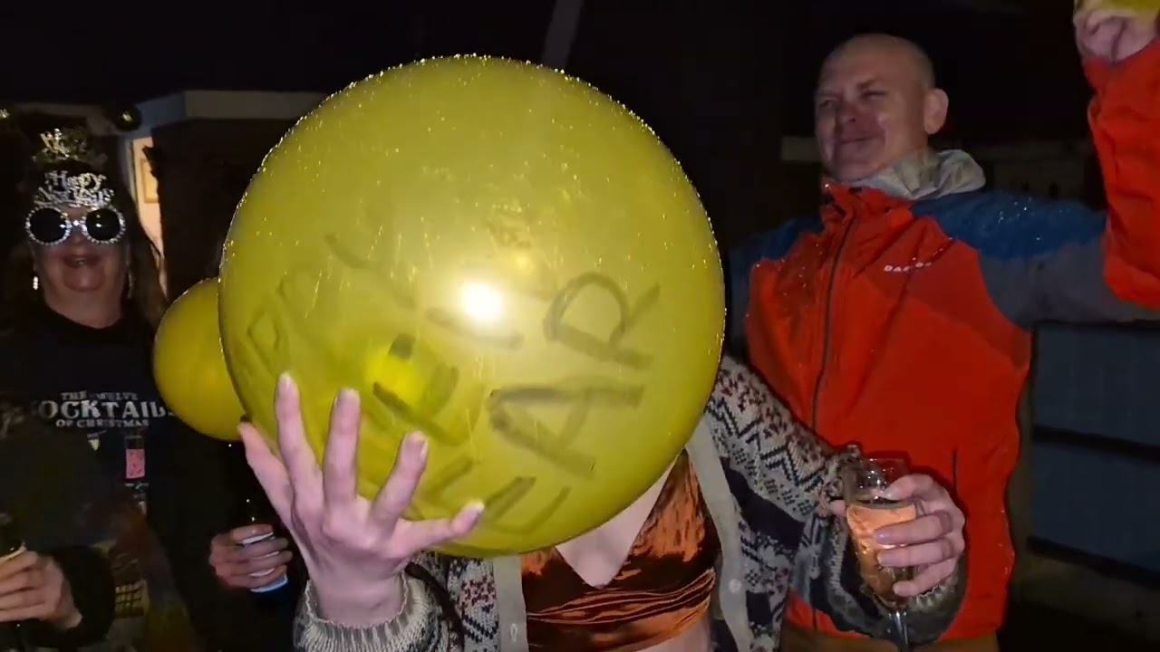 Happy New Year! (BIG YELLOW BALLOON) | 2025