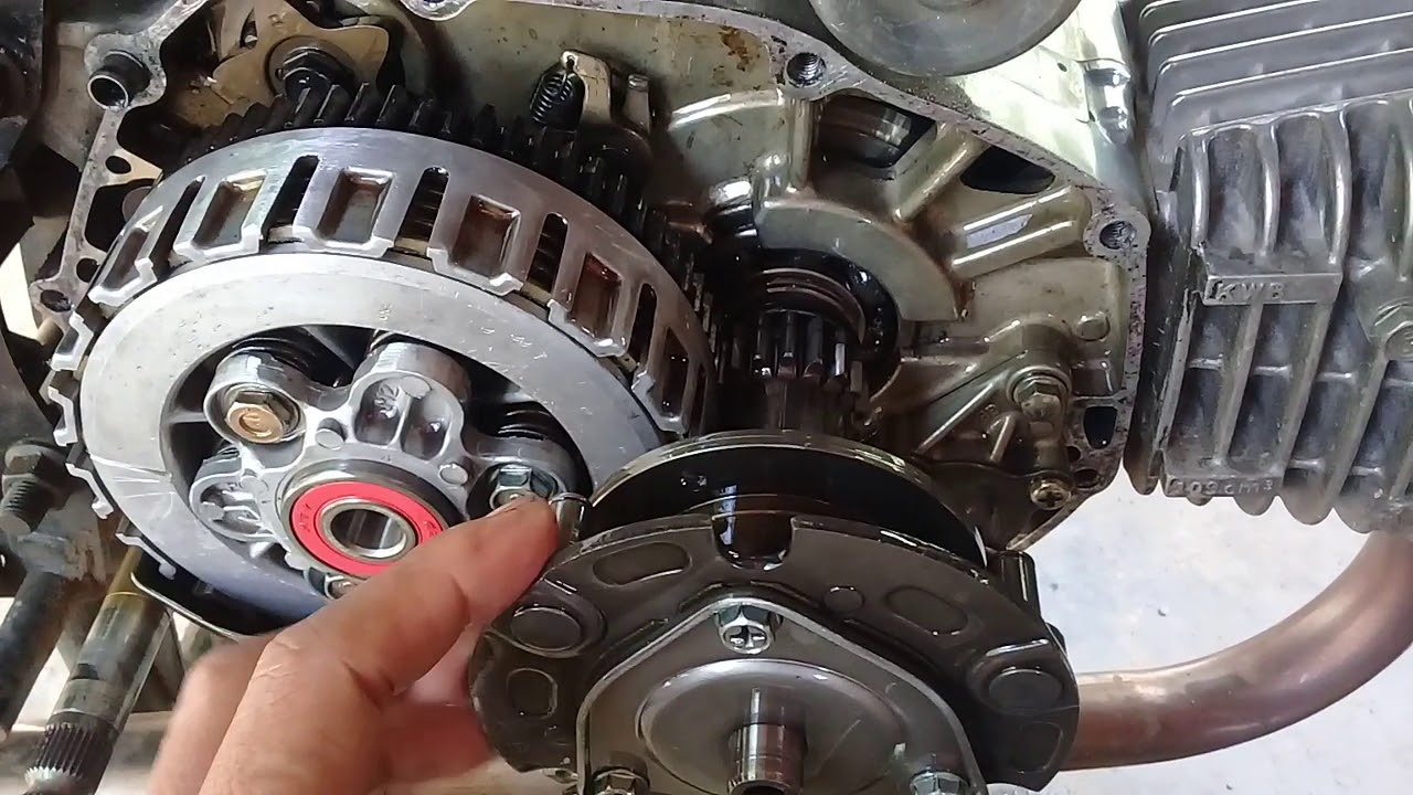 Membahas cara memasang rumah kopling karisma di motor honda Blade 110