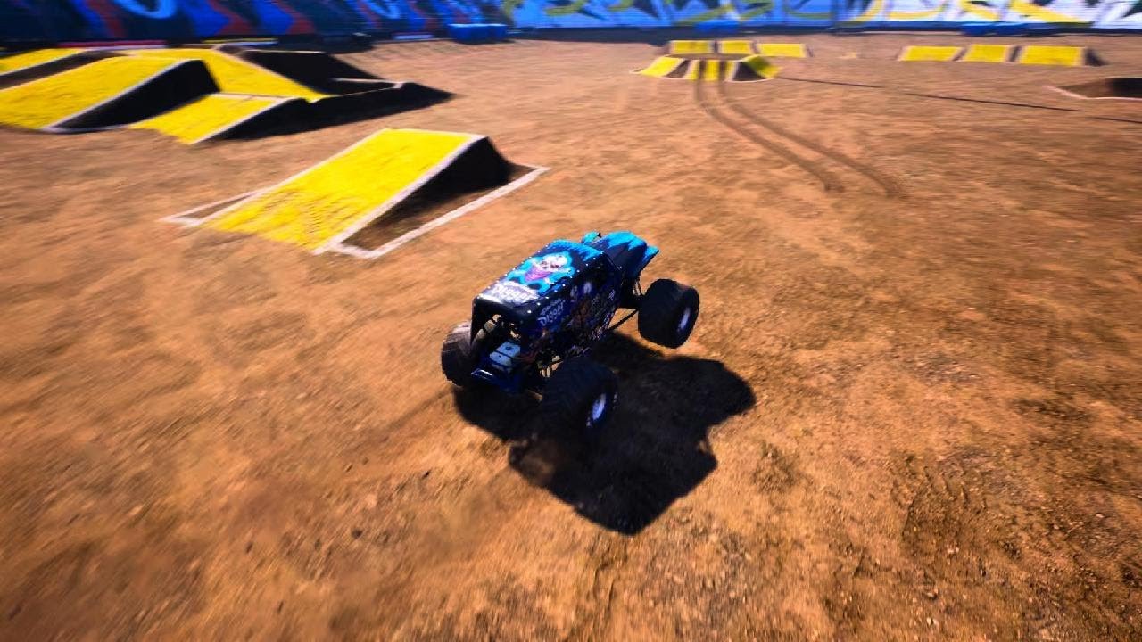 Triple Front flip ! Monster jam Showdown