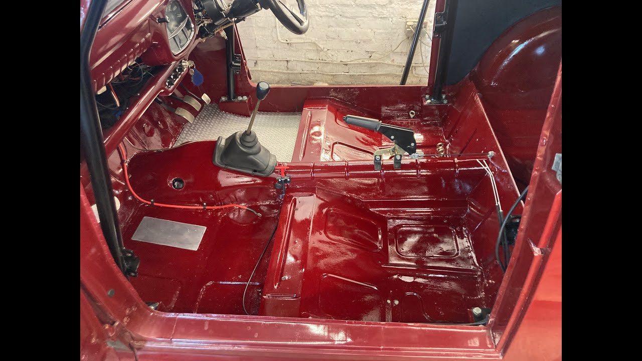 AUSTIN A30 ACADEMY CAR REFRESH THE FLOOR AND INTERIOR - MOTO BUILD RACING LTD.