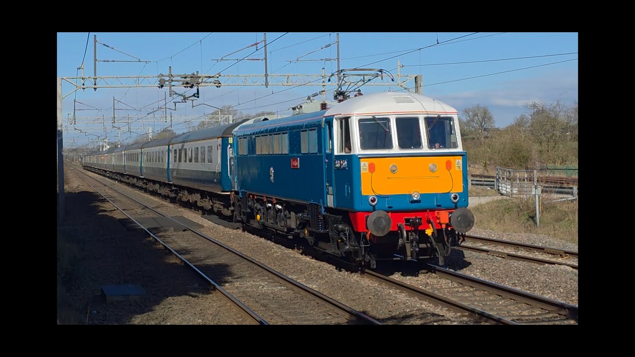Best Of Lineside 2025   Acton Bridge