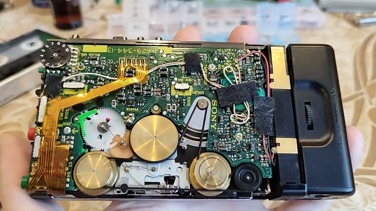 Sony WM-F404  1989г  Часть 1