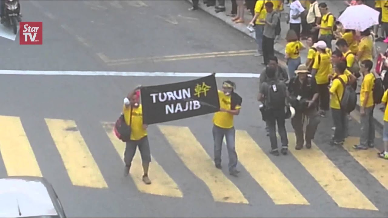 Bersih 4: Crowd builds up at the meeting points