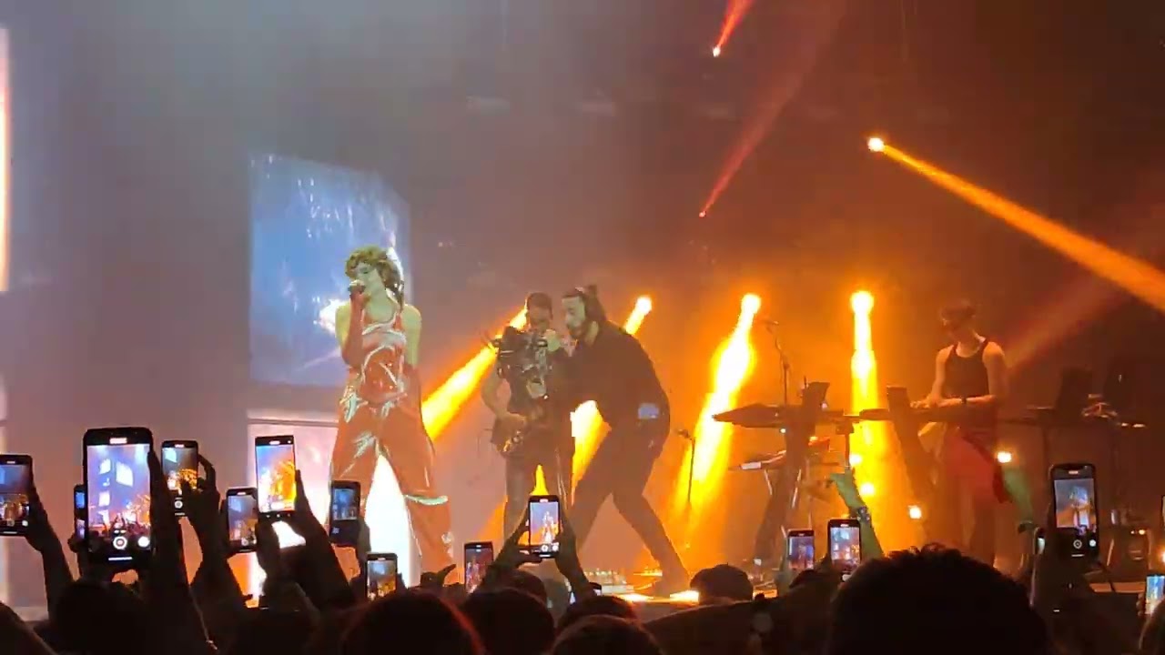 Madame - ARANCIATA live al Mediolanum Forum 21/10/2023 [4K]