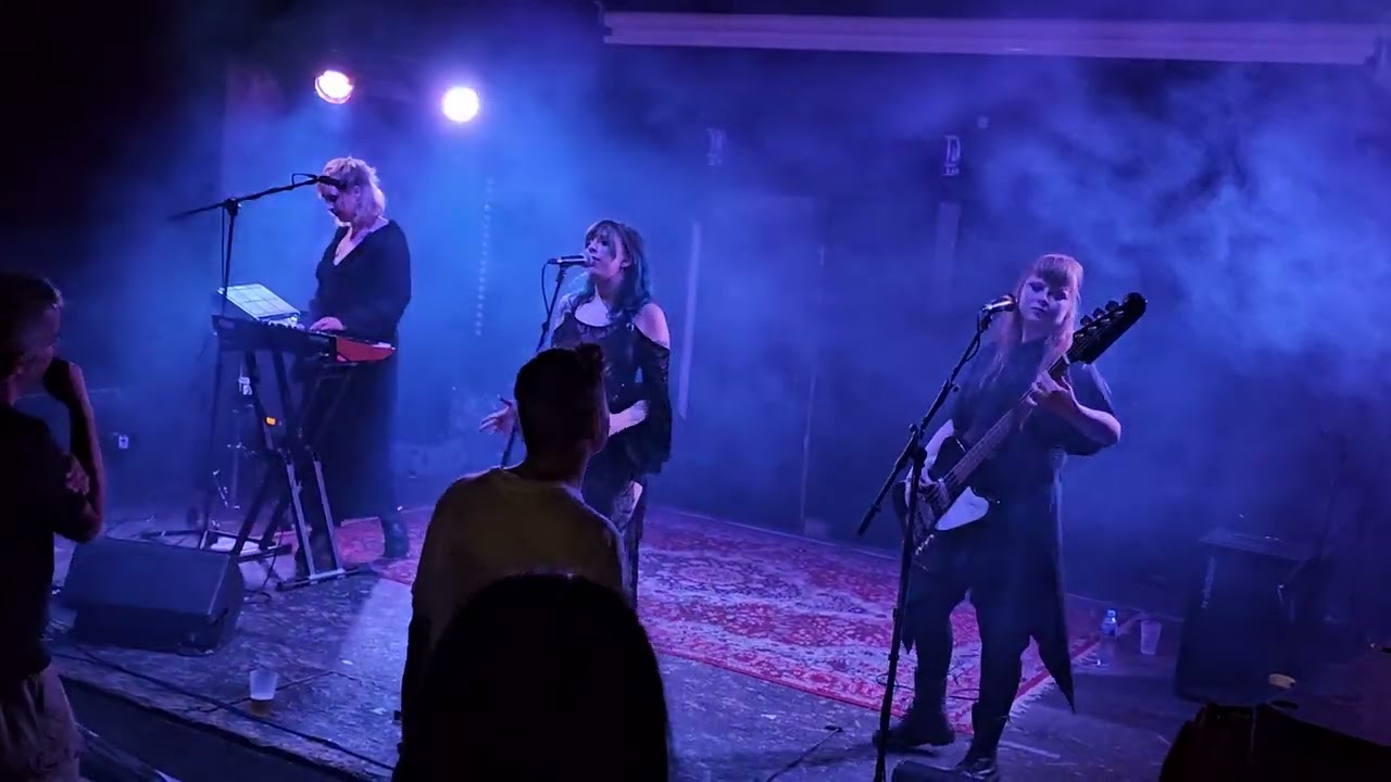 Kælan Mikla - Hvítir Sandar Live at PINK WHALE 2024