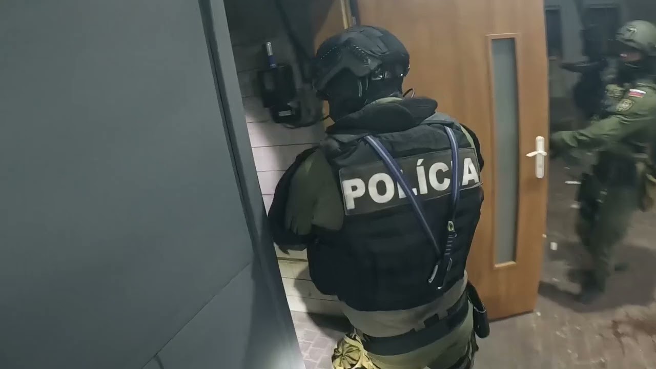 Policajná akcia v KE a RV