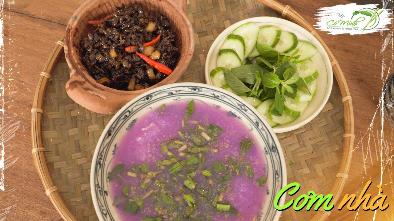 Tập 7 Cơm Nh&agrave; - Đậm đ&agrave; vị cơm qu&ecirc; c&aacute; r&ocirc; b&iacute; kho tộ, canh khoai mỡ | Bếp C&ocirc; Minh