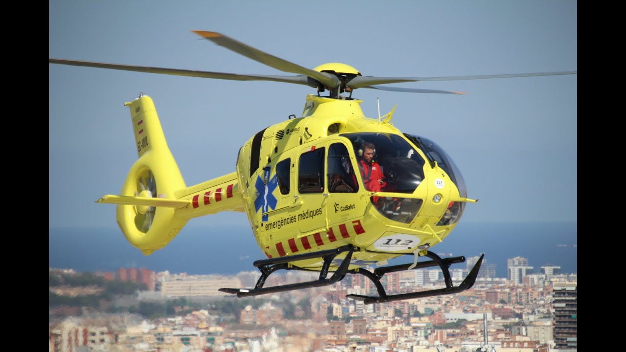 Helicòpter Sanitari SEM a Hospital Vall d'Hebron // Barcelona Air Ambulance landing with patient
