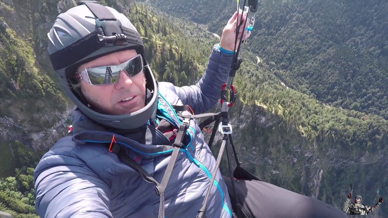 Gleitschirmfliegen über Neuschwanstein, Allgäu