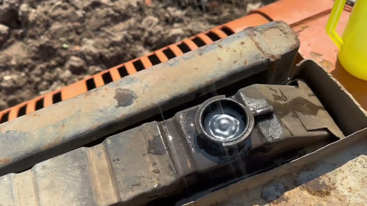 Узнайте, почему экскаватор Hitachi использует горячую воду после 3 часов работы.