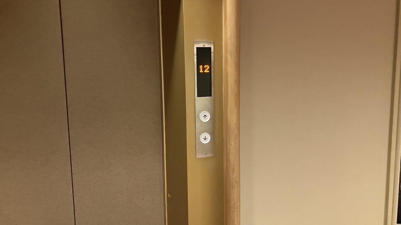 定山渓温泉花もみじのエレベーター　リテイク
