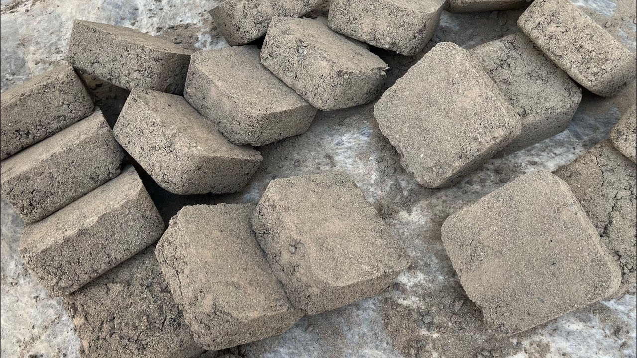 ASMR GRITTY SAND DIRT BLOCKS CRUMBLING IN WATER BUCKET 🪣/ SATISFYING DIPPING 🤤/REMAA ASMR