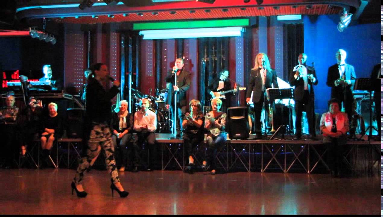 DEVO CANTARE - ANNALISA D'ALOIA