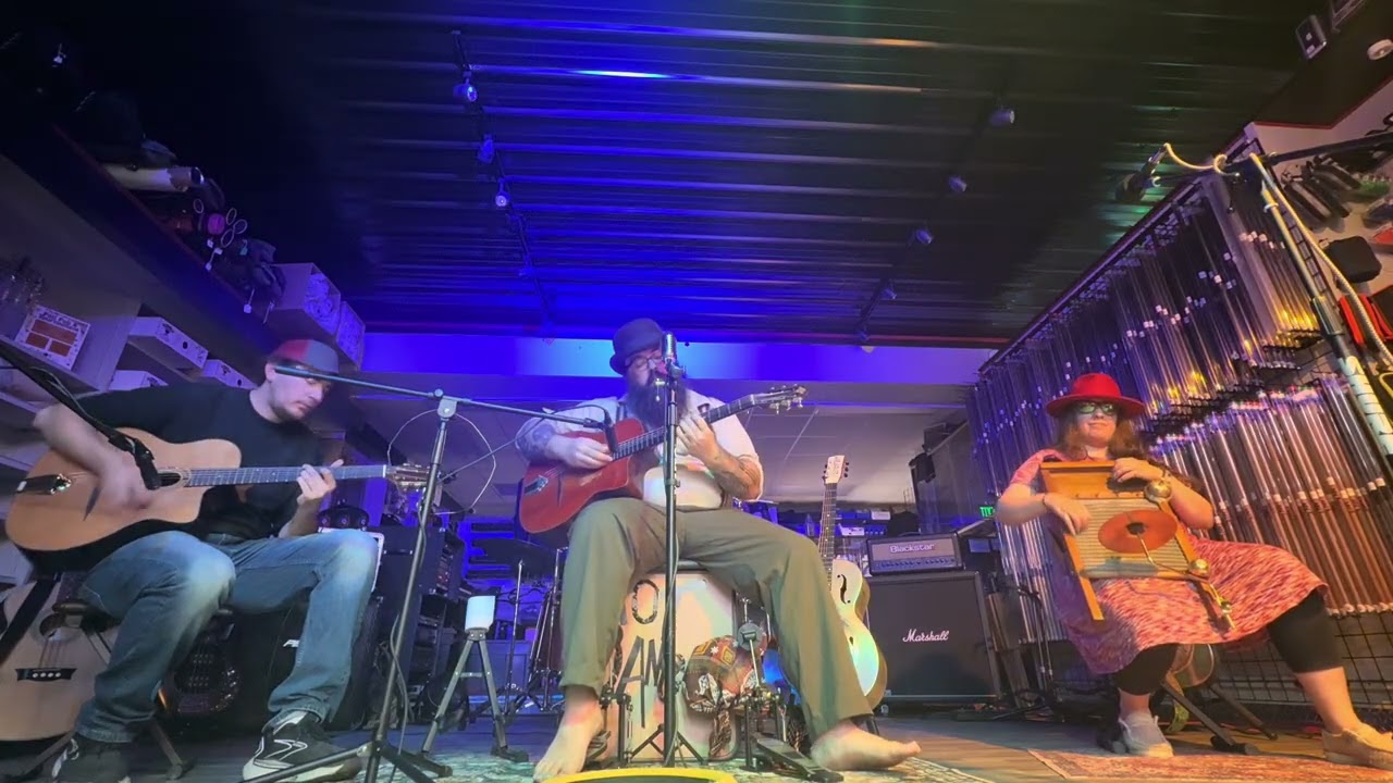 Hot Dang - Nuages (Django Reinhardt) Live at the Spot