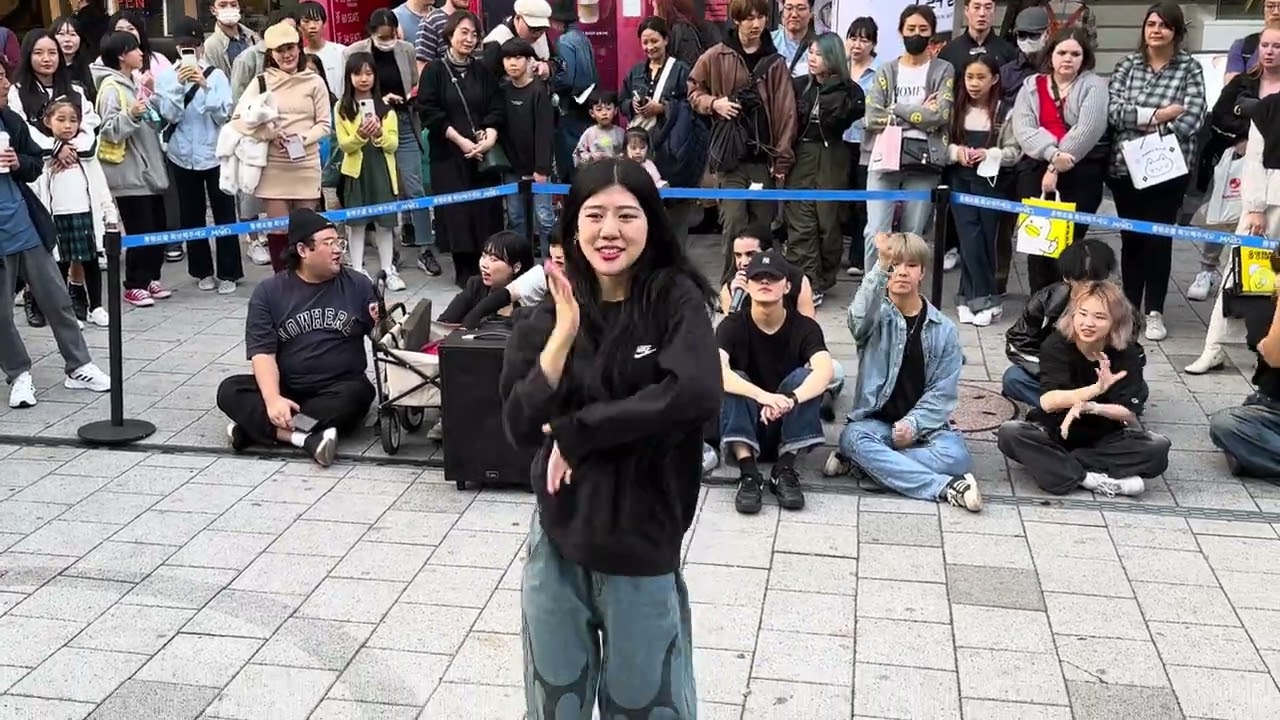 HONGDAE K-POP SOLO BUSKING - [Le Sserafim] Antifragile (3)