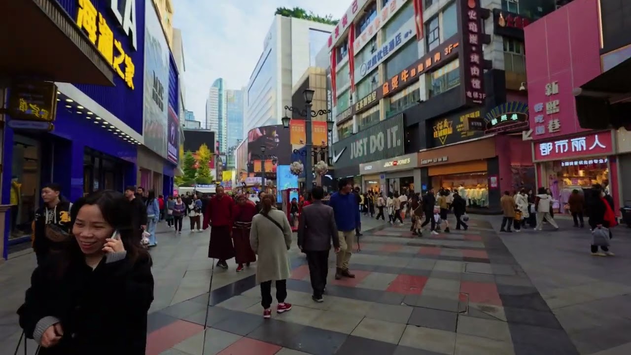 Chengdu Clothing Mall  I  China 🇨🇳