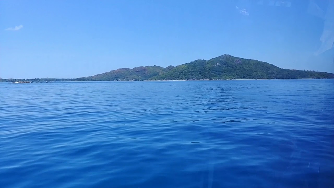 Mahe to Praslin on boat. #2. Літаюча риба.