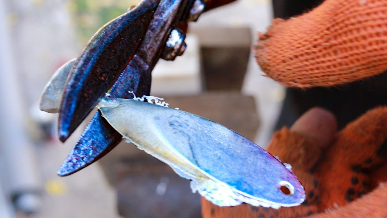 Spoon lure by casting in plaster