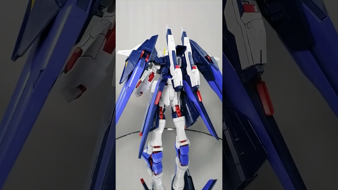 HGBF Amazing Strike Freedom Gundam (360&deg; spin)