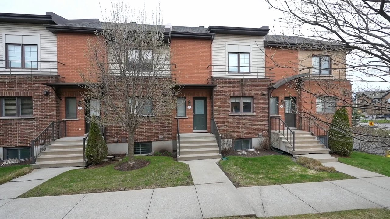 HORS MARCHÉ | Maison en rangée avec garage double à vendre | Candiac | Équipe Louis Desrochers