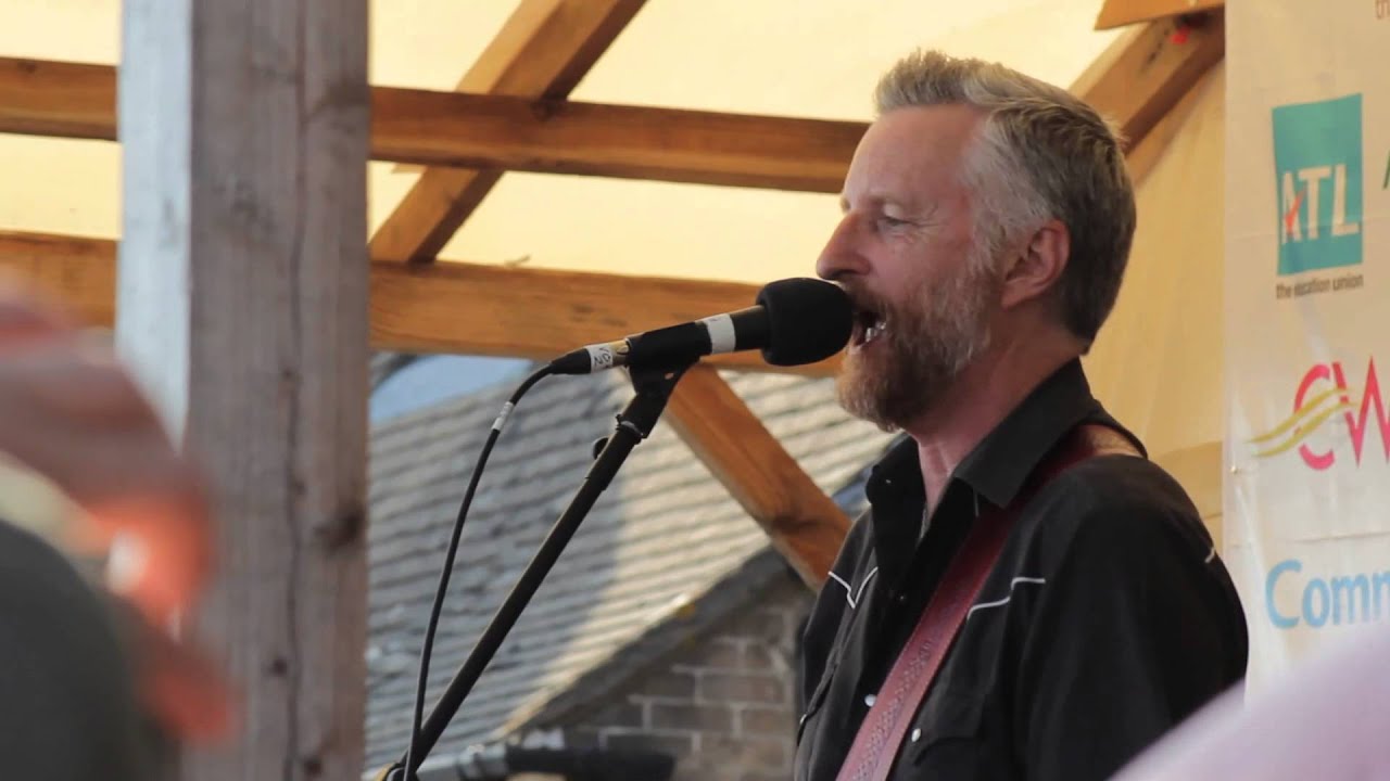 Billy Bragg -  A New England (Live @ Tolpuddle Festival 2013)
