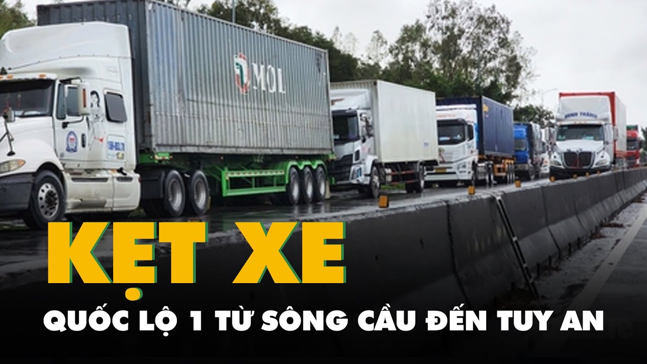 Quốc lộ 1 từ S&ocirc;ng Cầu đến Tuy An kẹt xe nghi&ecirc;m trọng, h&agrave;ng ng&agrave;n xe đứng ch&ocirc;n ch&acirc;n