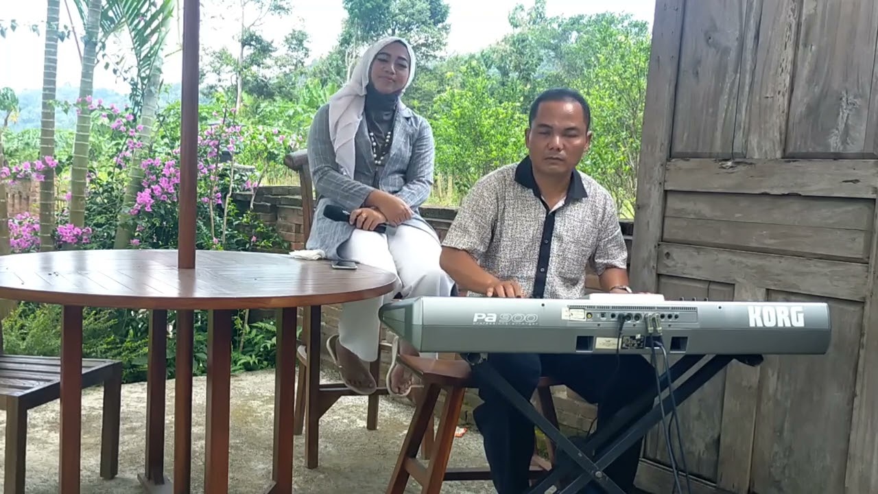 AUTUMN LEAVES - FRANK SINATRA - BAGOES FAMILY COVER