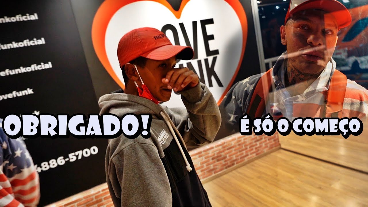 OLHA A REAÇÃO DELE AO ENTRAR NO ESTÚDIO PELA PRIMEIRA VEZ