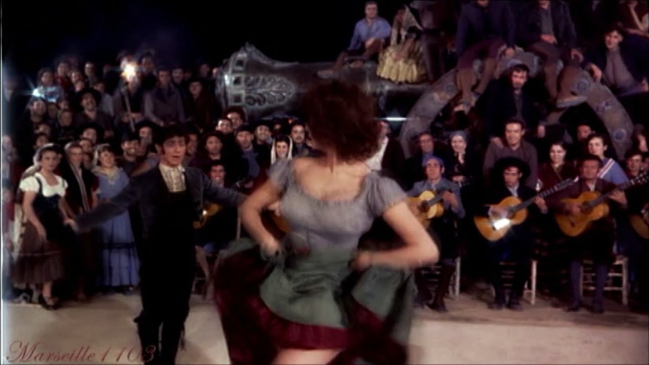 Sophia Loren Dancing