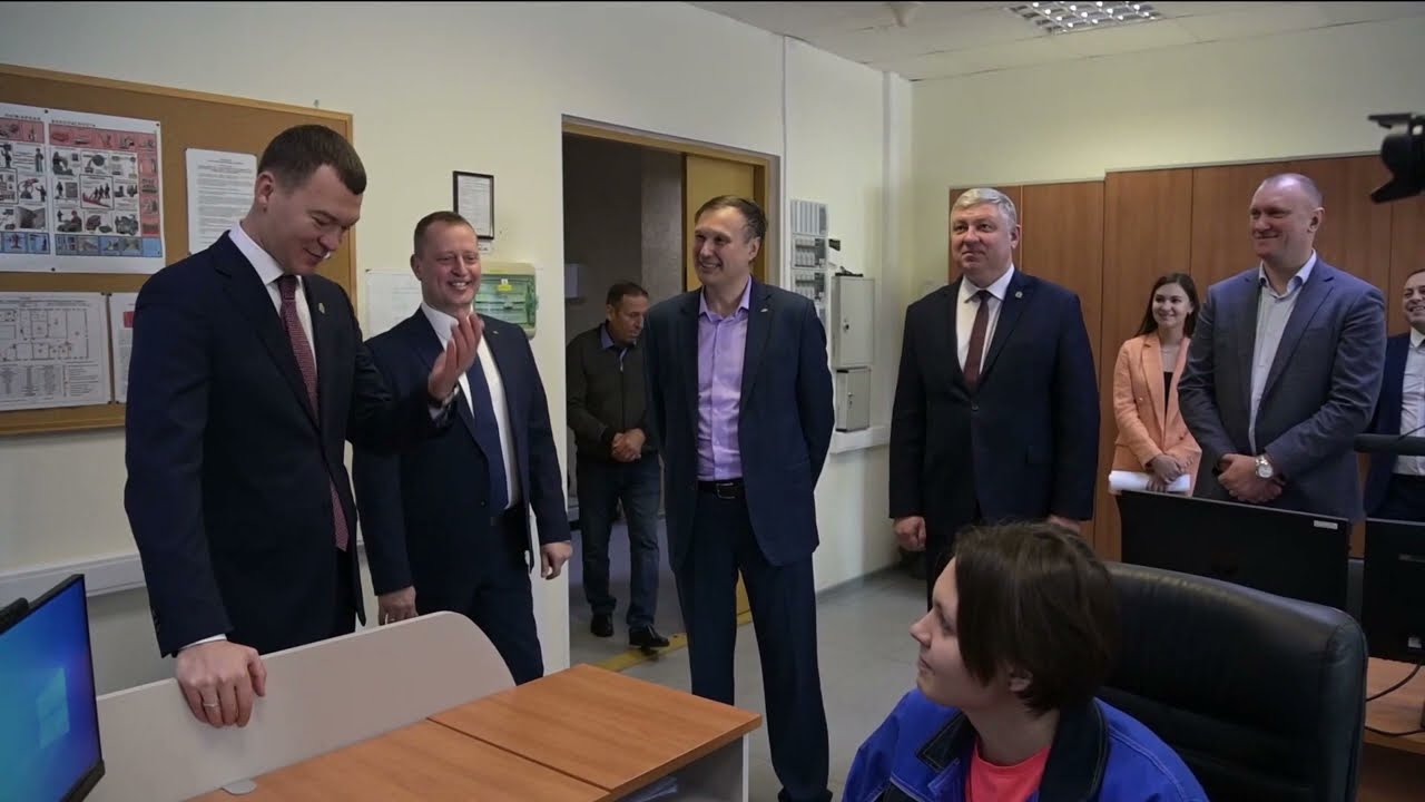 Михаил Дегтярёв посетил Центр космической связи «Хабаровск»