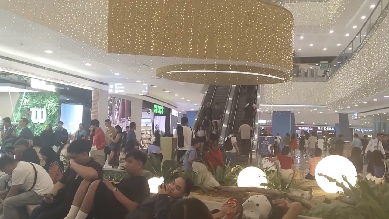 SM MOA Tour on Valentine's Day 