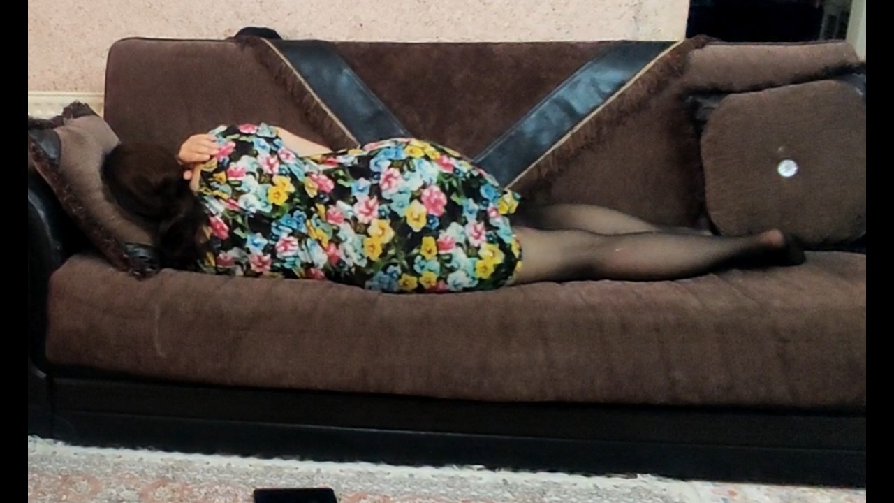 “A Cozy Day at Home: Cooking Crispy Kuku, Deep Cleaning & Finally Resting”