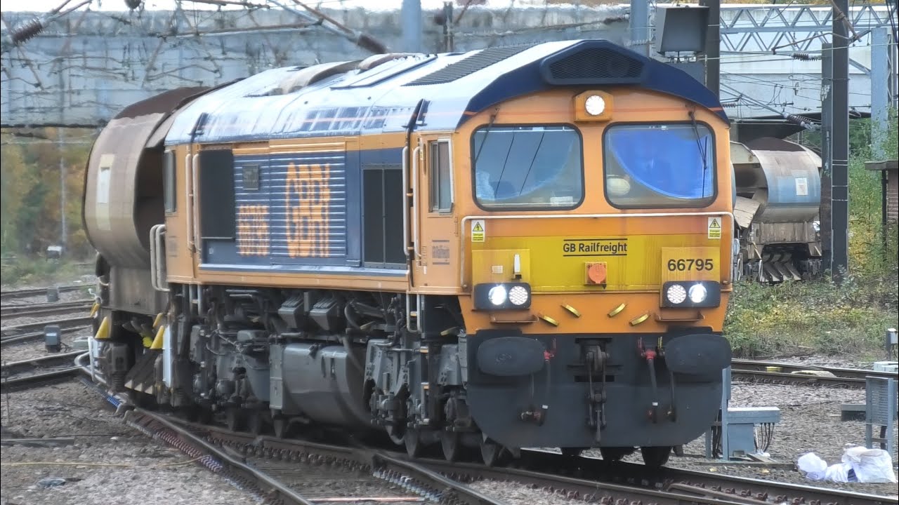 Fantastic Morning at Doncaster Station Freight/Test/Passenger Trains 4th November 2025 ECML 