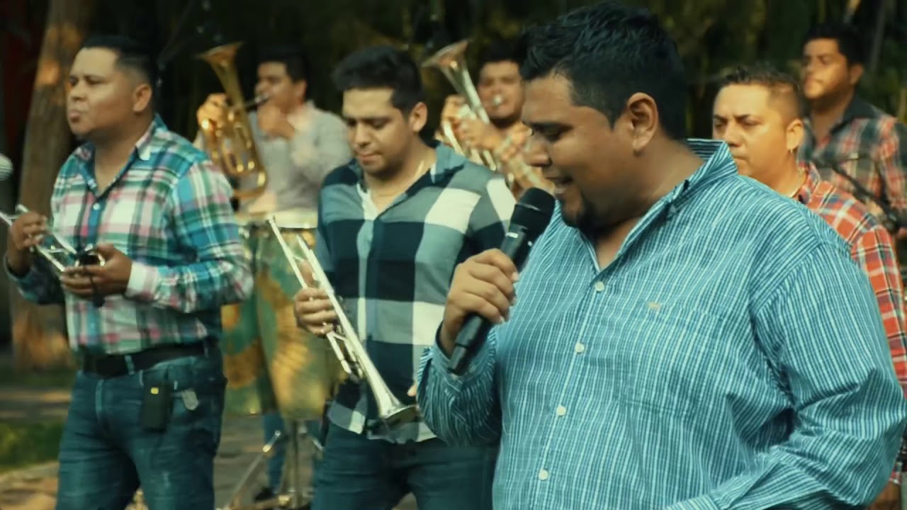 Banda Son de Colima en vivo - Catarino y los rurales/Mi virgencita.