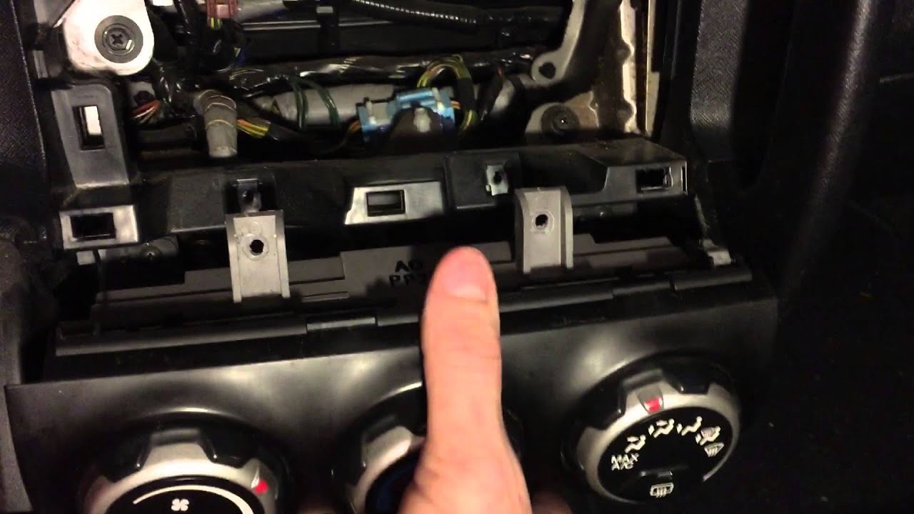 Замена лампочек в системе климат-контроля HVAC/обогревателя/кондиционера Honda CR-V (2003 CR-V EX)