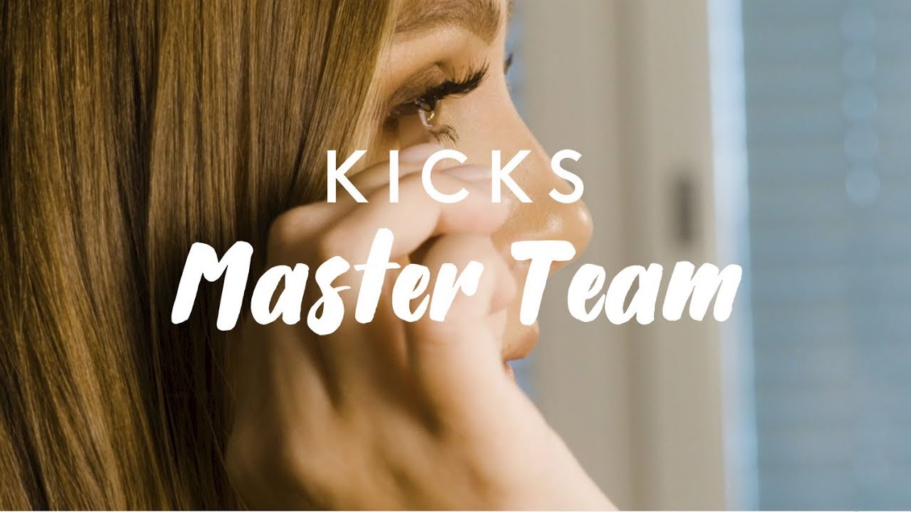 KICKS Beauty Expert Isabelle visar hur du applicerar lösögonfransar