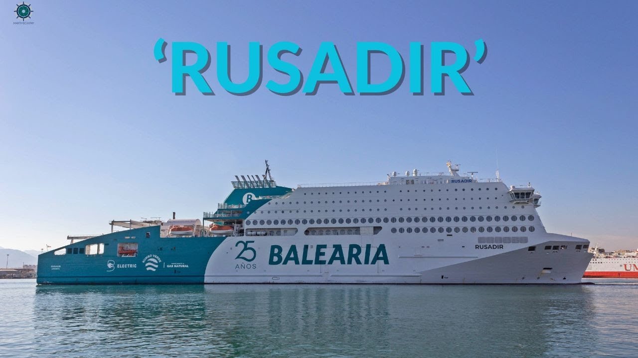 Salida del puerto de Málaga del cruise-ferry 'RUSADIR'