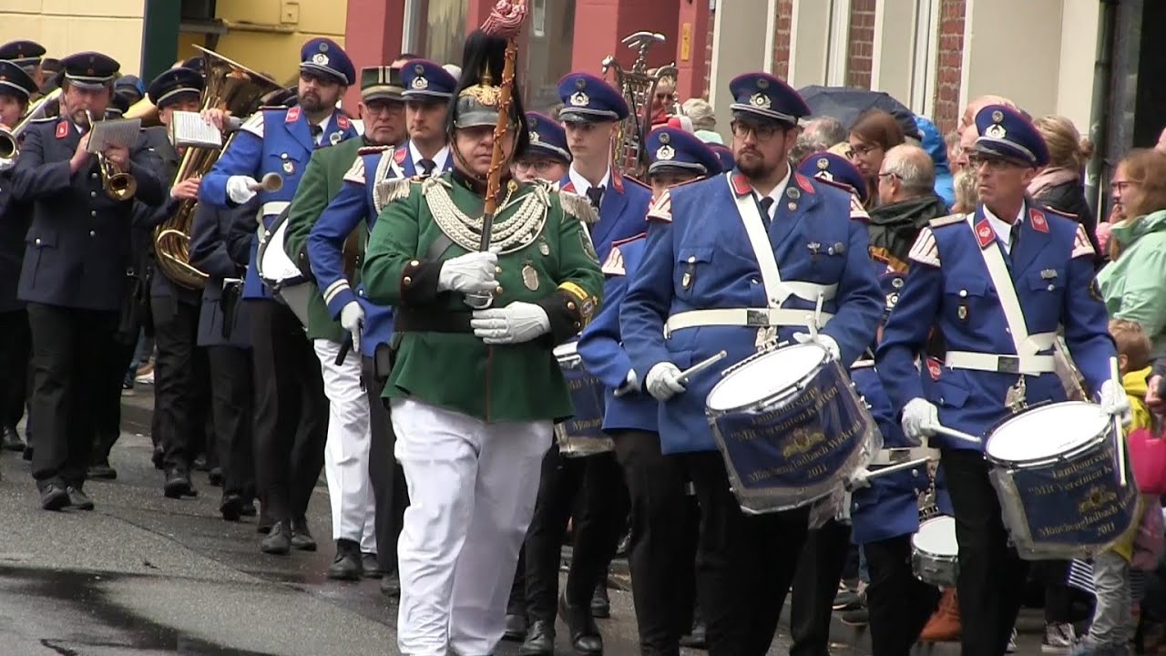 Große Parade in Bettrath 2022 mit beiden Neuwerker Bruderschaften