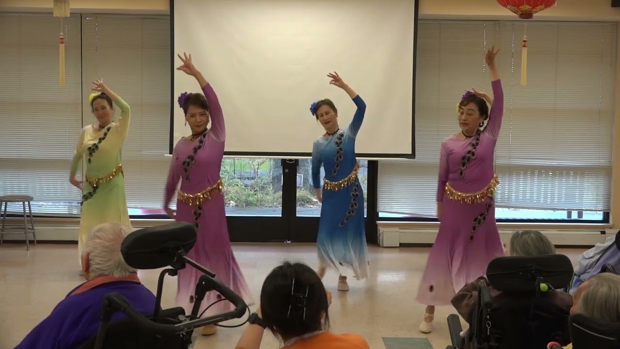 傣族舞《情花开》西华民族舞蹈队