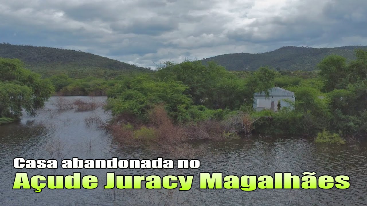 Casinha abandonada no açude Juracy Magalhães em Itaberaba-BA