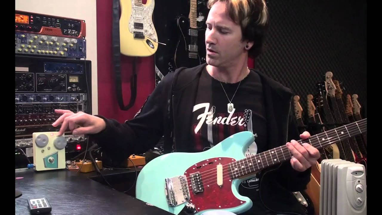 Roger Mayer Voodoo Vibe TC and Fender Kurt Cobain Mustang