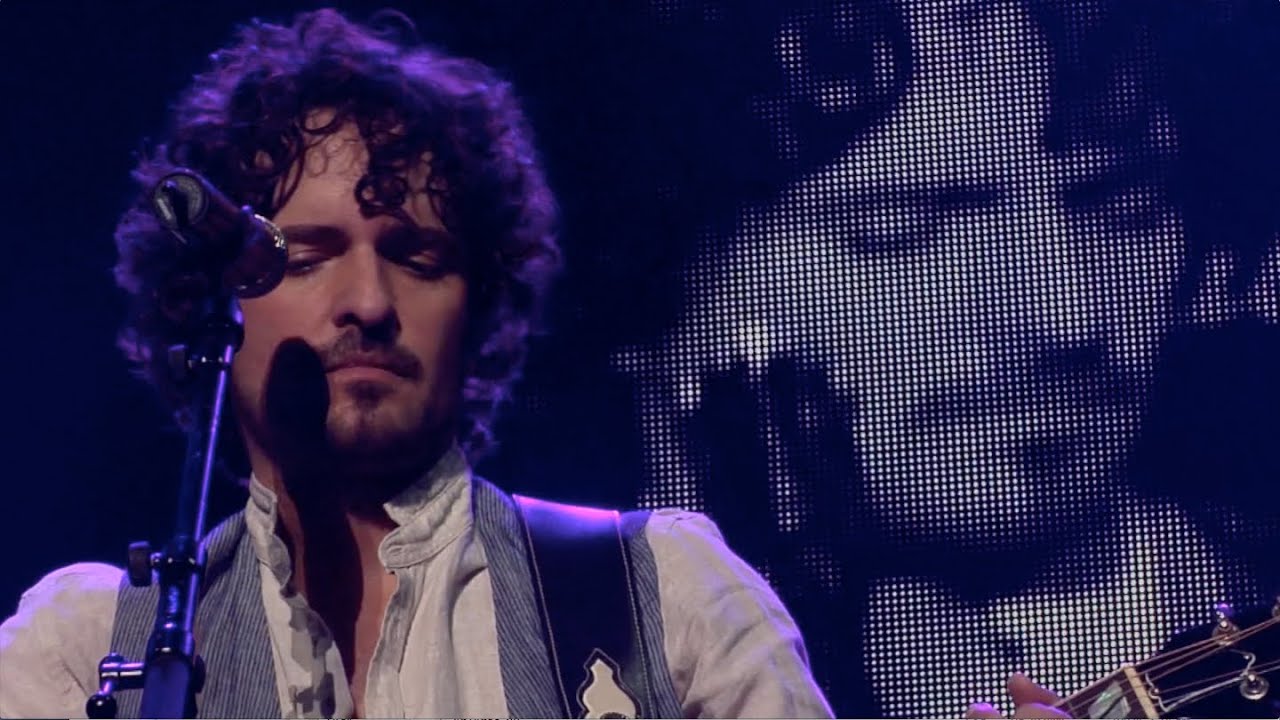 Tommy Torres - Sigo Aquí (En Vivo)