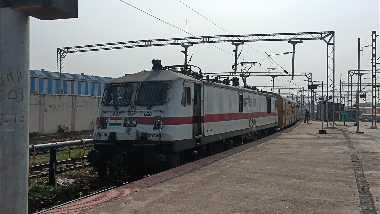 First arrival of HARIPRIYA exp with Eloco at Hubli