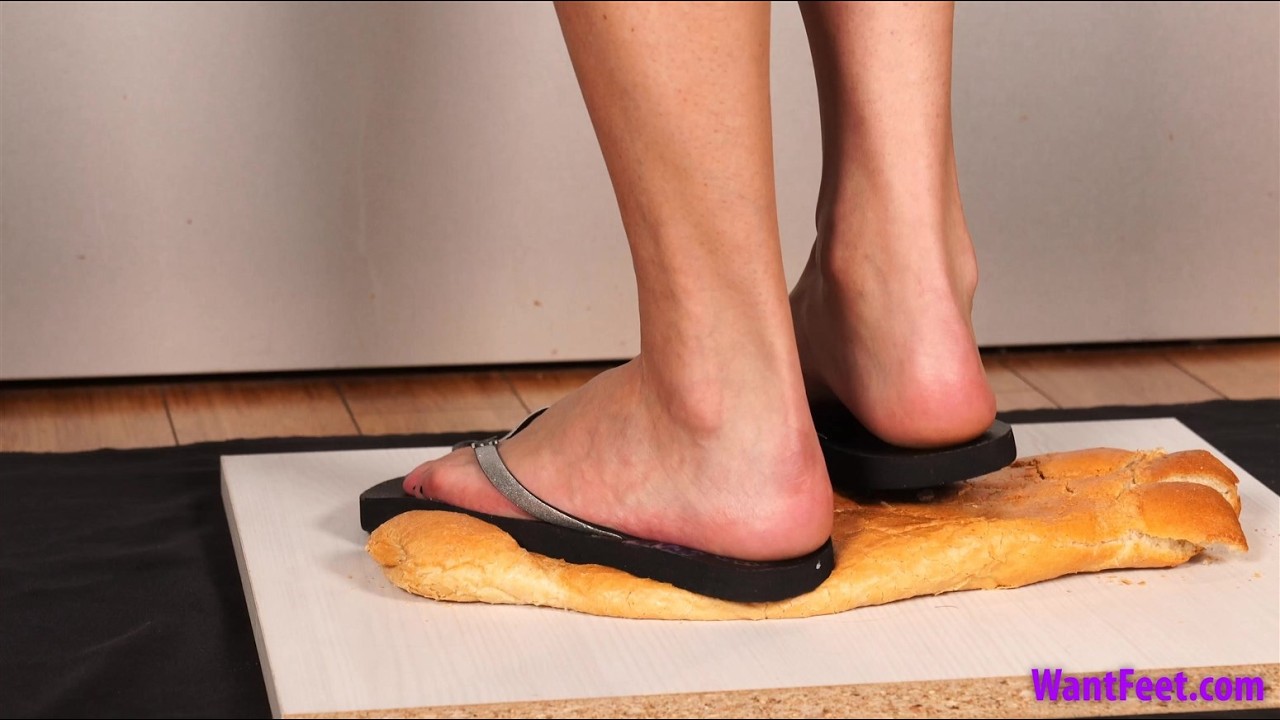 Vivian Flip Flop Bread Crush ASMR