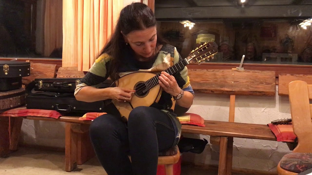 Caterina Lichtenberg plays live Prelude V by Raffaele Calace