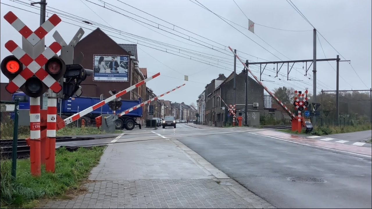 DRUKSTE spoorwegovergang van BELGIË // Lier🇧🇪