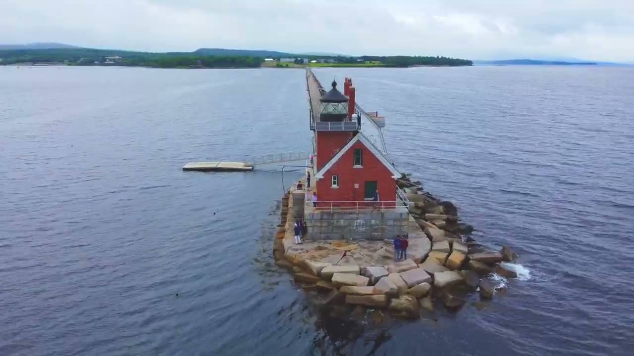 Rockland Breakwater Lighthouse Maine | Places to visit  in Maine  | #thingstodoinmaine