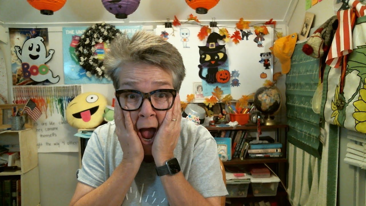 Learning English with the word BOO.