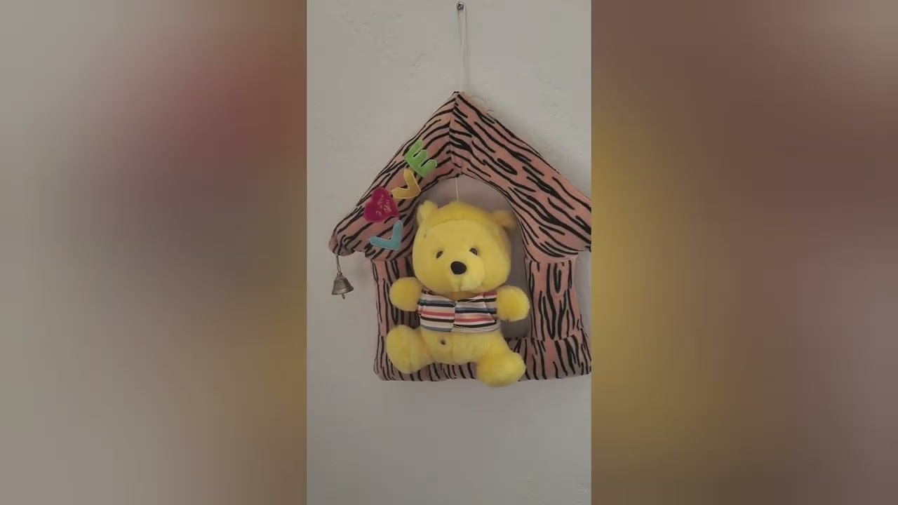 Jiaming Electronics Talking Yellow Bear on House Wreath with Chinese New Years Greeting