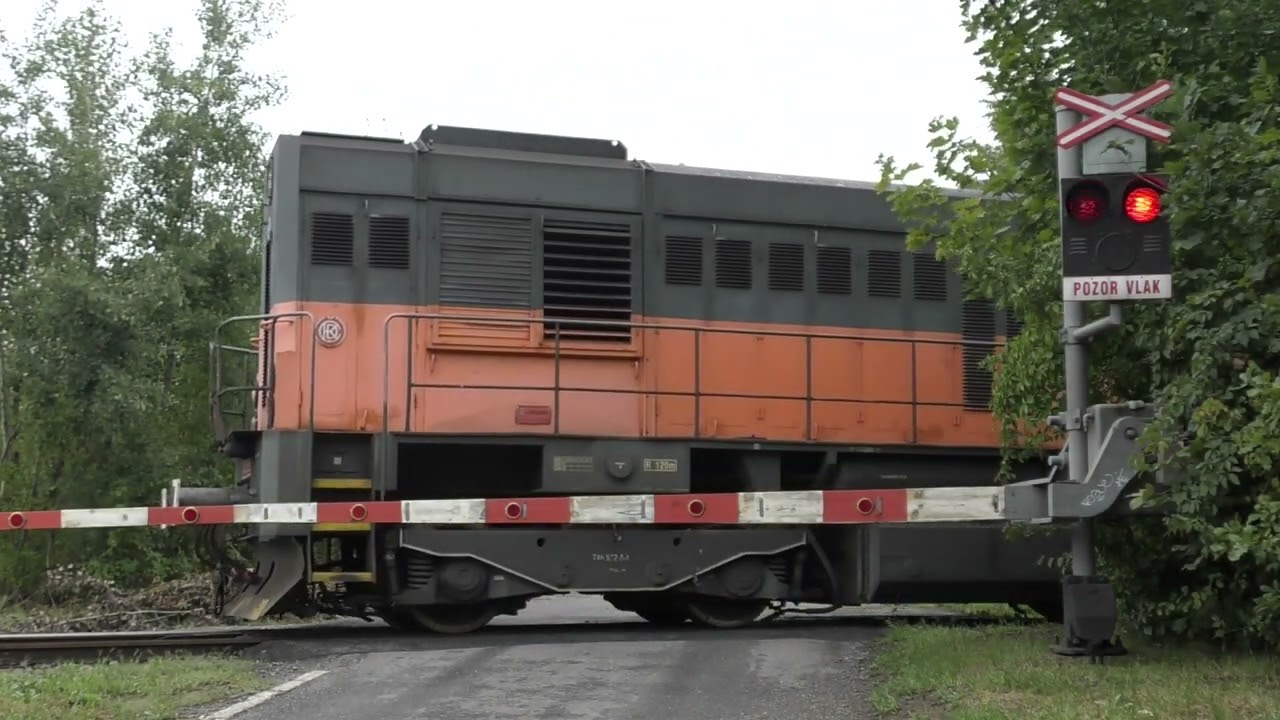 Železniční přejezd Ostrava-Třebovice (vlečka) - 23.8.2022 / Czech railroad crossing
